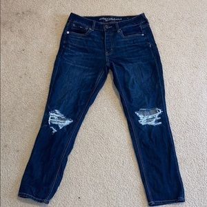 American Eagle short ripped jeans